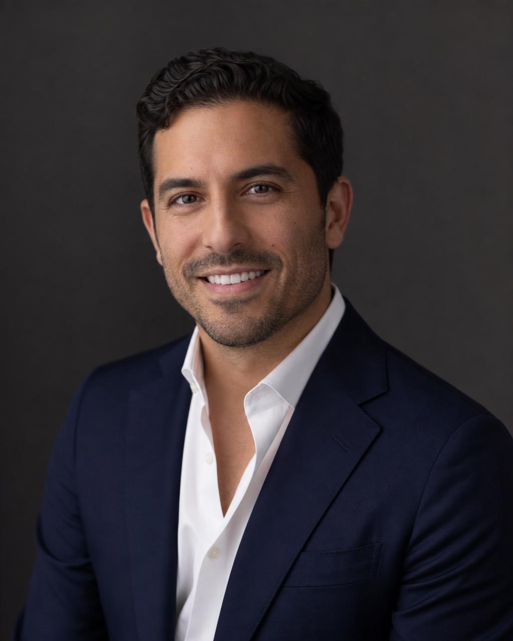 Dr. Julien Reyes
